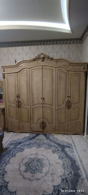 Spalniy kamplekt srochniy sotiladi 600000 som — 2