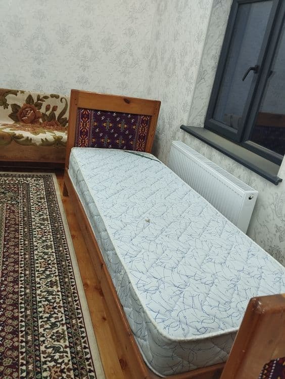 Односпальный кровать — 1