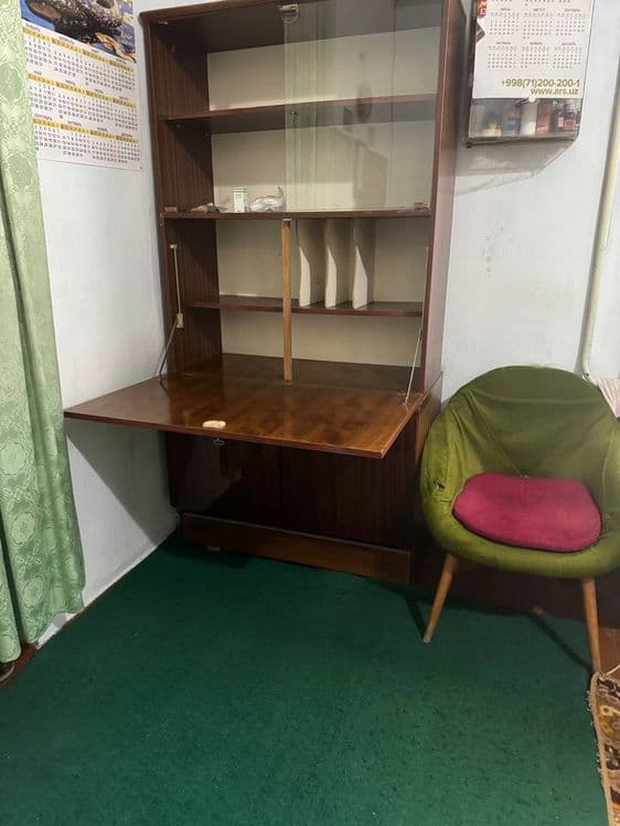 Продаётся  сервант  в хорошо  состоянии — 1