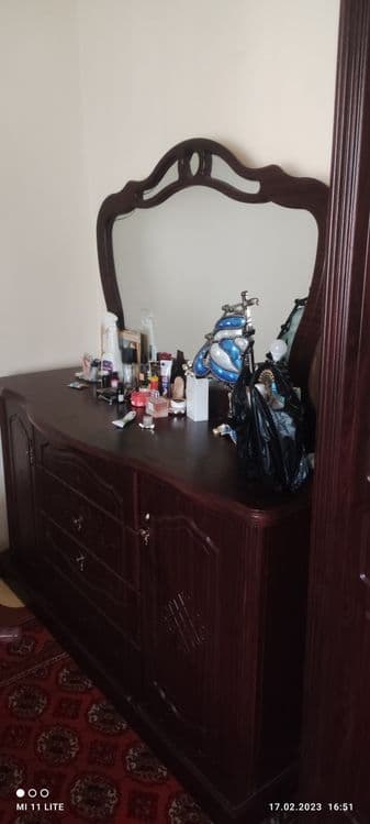 Spalniy garnitur mebel sotiladi — 2