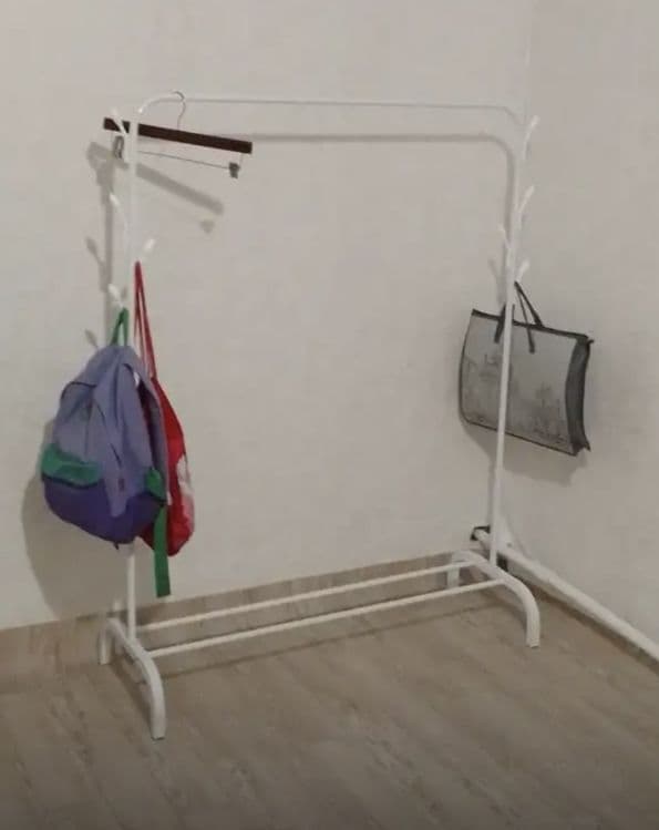 Металлическая вешалка с полкой для обуви — 2