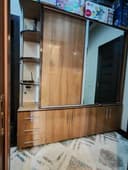 Продаётся прихожая с зеркалом и шкафом-купе в хорошем состоянии