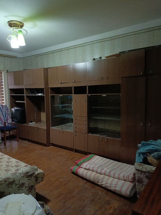 Продается кухонный гарнитур , холодильник , стенка , трельяж тумба — 5