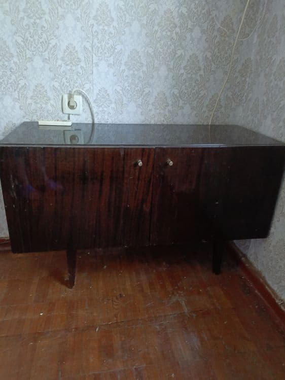 Продается кухонный гарнитур , холодильник , стенка , трельяж тумба — 6