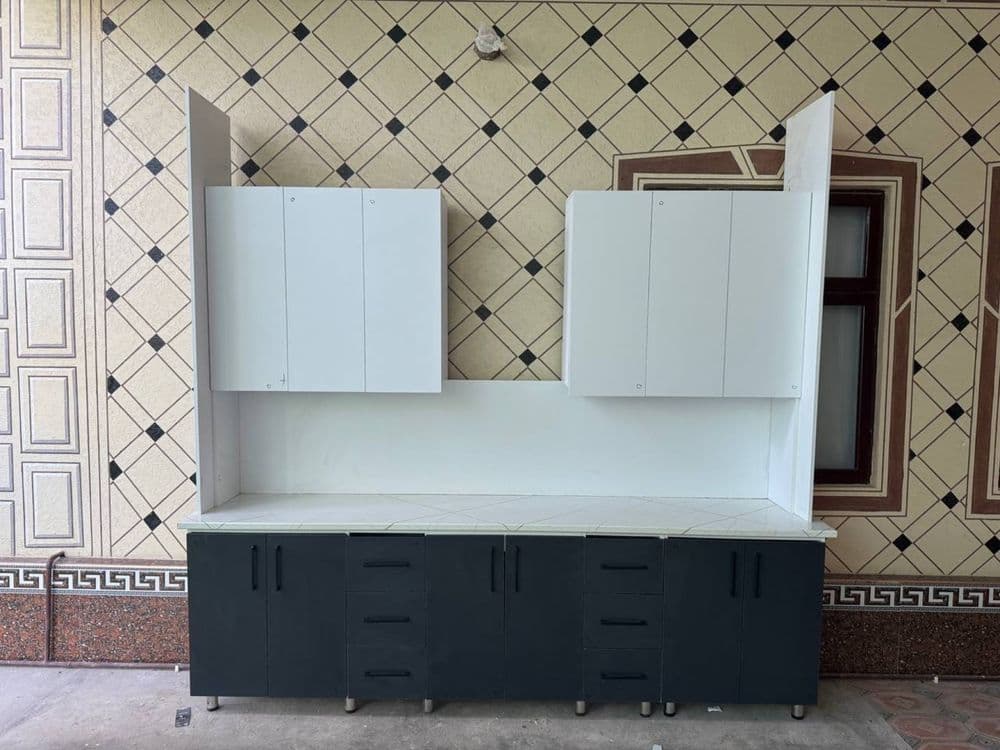 Oshxona mebel haitech srochno sotiladi eni 280 bóyi 3 metr — 2