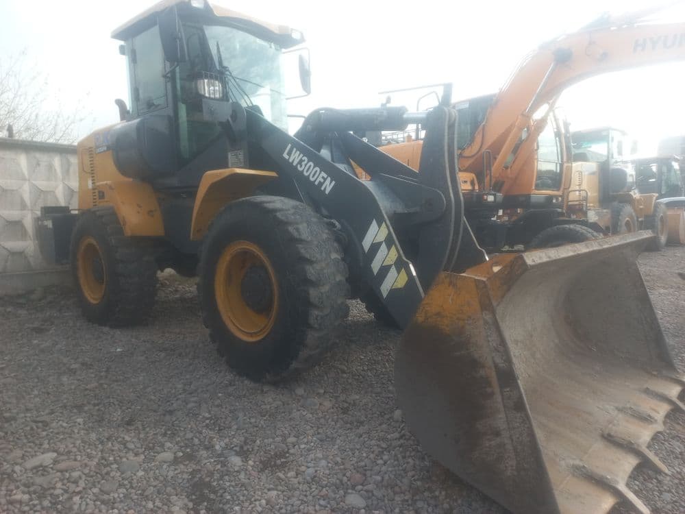Pogruzchik 1.8 ekskavator xizmatlari. — 3