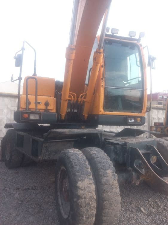Pogruzchik 1.8 ekskavator xizmatlari. — 5