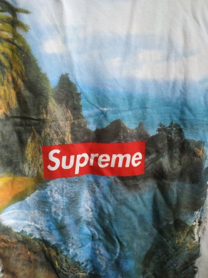 Продам новую модную футболку Supreme M размер — 1