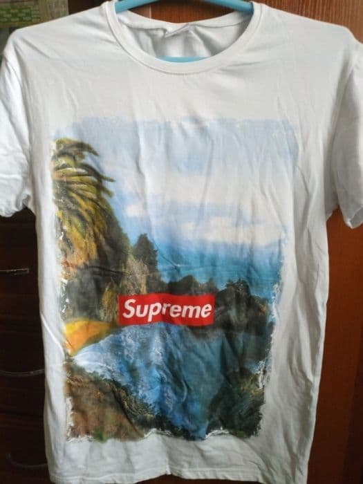 Продам новую модную футболку Supreme M размер — 2
