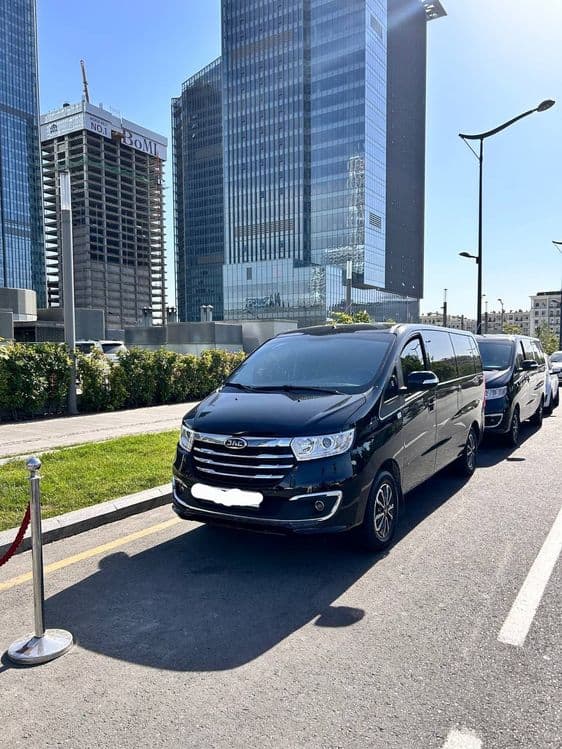 TAXI Jac M3 miniven 8+1 o‘rindiqli. UZB bo‘ylab avtotranspor xizmati. — 2