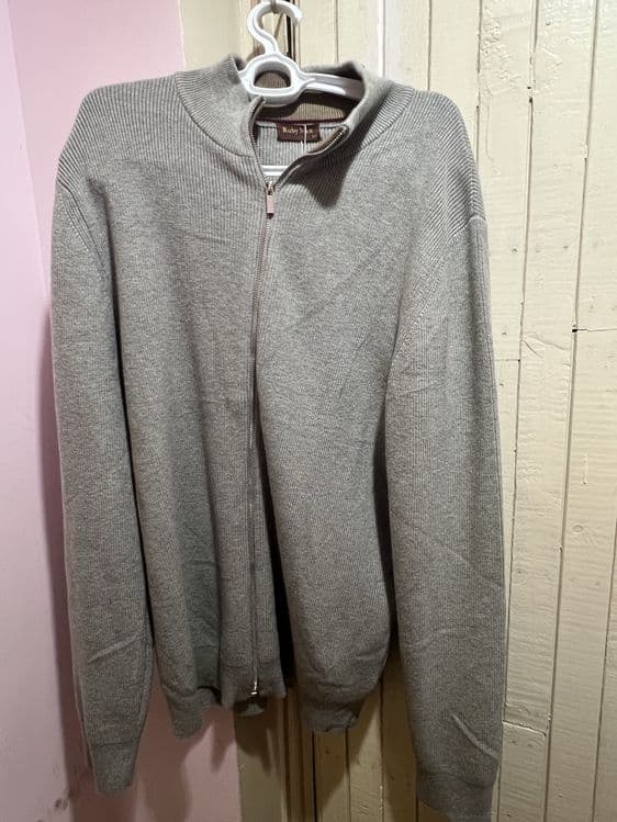 Erkaklar uchun zamonaviy kulrang kardigan-3XL — 1