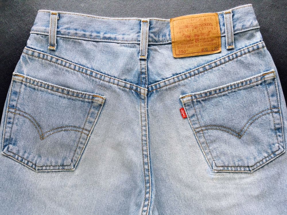 VINTAGE 2000 Colombia Made LEVI'S® 550™ Relaxed Fit Jeans — W31 L32 — 2