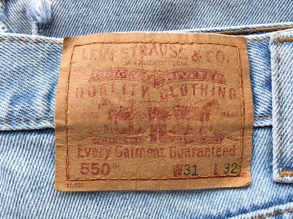 VINTAGE 2000 Colombia Made LEVI'S® 550™ Relaxed Fit Jeans — W31 L32 — 7