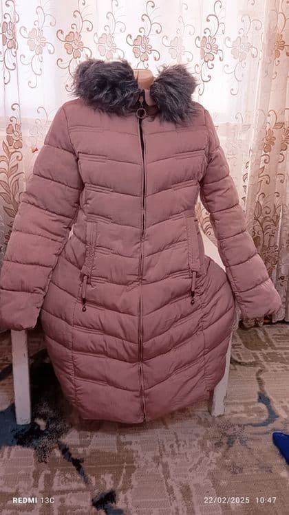 Kurtka sotiladi . — 2