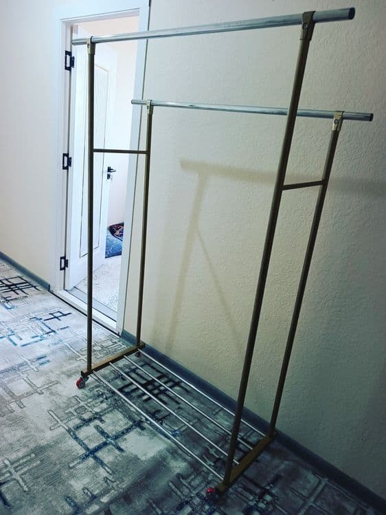 Kiyim ilgichi / Garment Rack sotiladi — 2