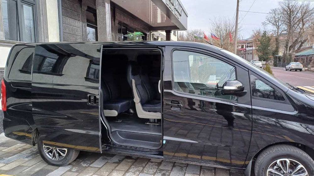 Такси в горы на минивене (8 мест)  JAC M3 Водитель со знанием English — 1