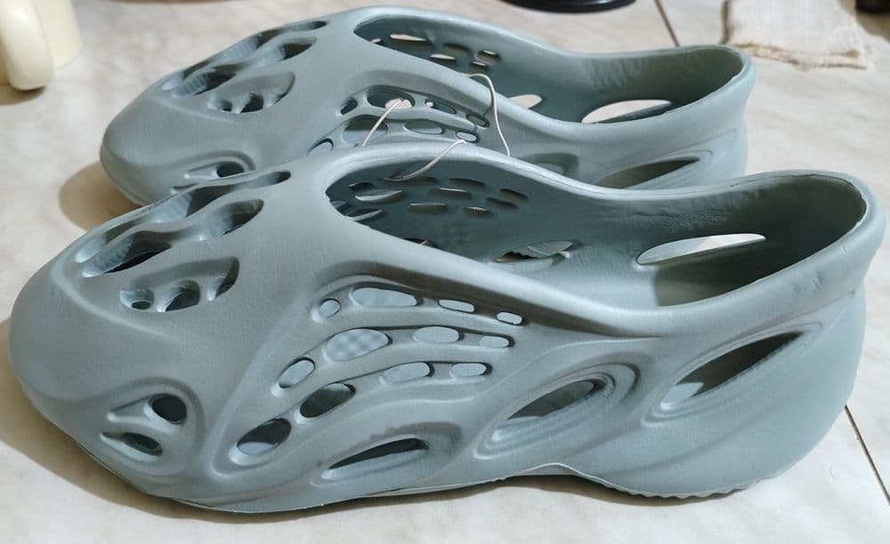 ADIDAS Yeezy Foam Runner — 5