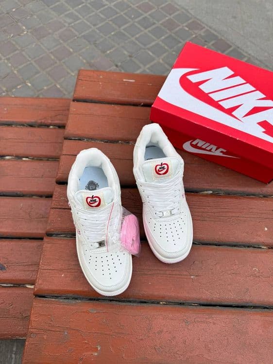 Nike Air Forse  1 — 4