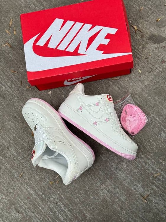 Nike Air Forse  1 — 6