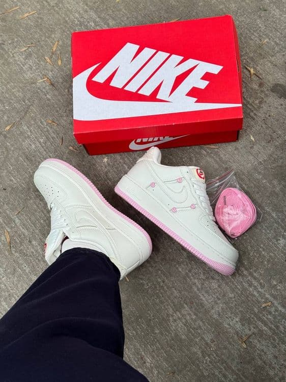 Nike Air Forse  1 — 7