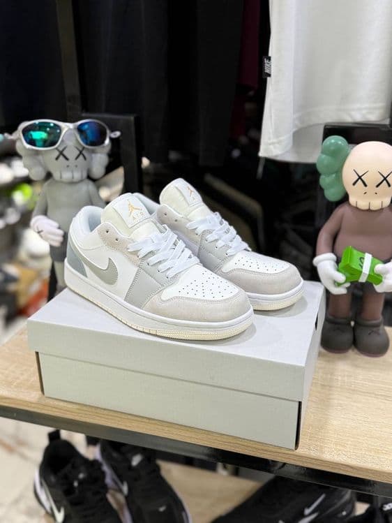 Jordan 1 Low Paris — 2