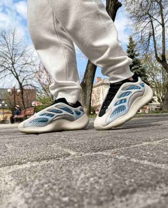 Топовые кроссовки Yeezy 700 v3 — 3