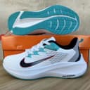 Беговые кроссовки Nike