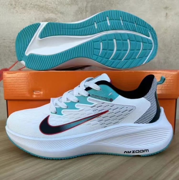 Беговые кроссовки Nike — 1