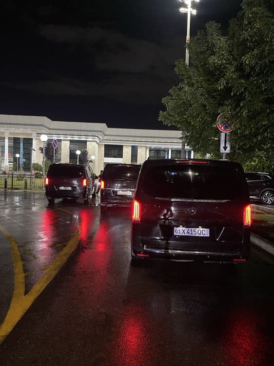 Toy turizm sayohat delegatsiya sarpo mers vito mikroavtobus ayraport — 2