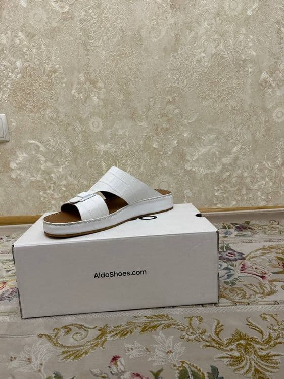 Продам новые  арабские сандалы фирмы " ALDO". Размеры: 41 , 42. — 3