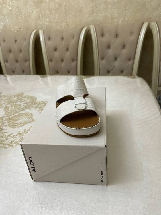 Продам новые  арабские сандалы фирмы " ALDO". Размеры: 41 , 42. — 4
