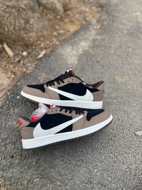 Travis Scott x Air Jordan — 1