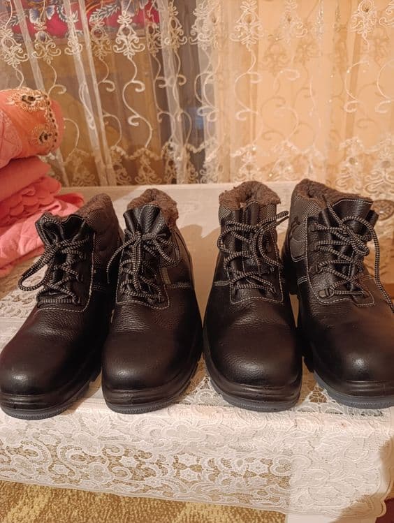 Botinkalar sotiladi uchida temiri bor xotirjam 4 5 yil kiyaveras — 2