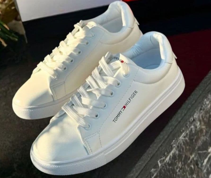 Erkaklar uchun krossovka TOMMY HILFIGER, Razmer 43 yengi — 1