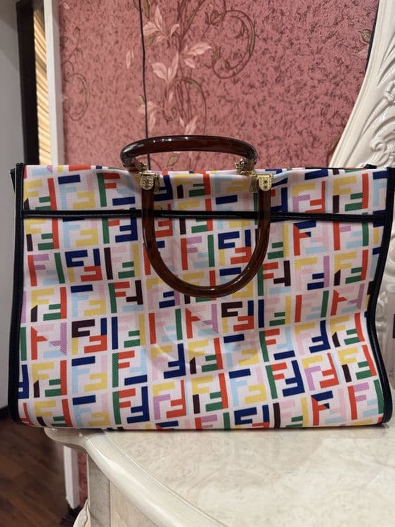 Новая сумка от Fendi