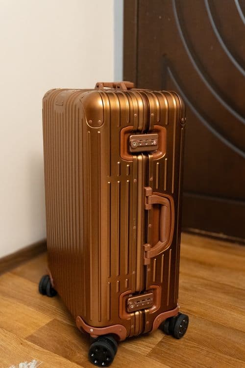 RIMOWA Bronze Collection — лимитированный чемодан (Check-In M) — 1