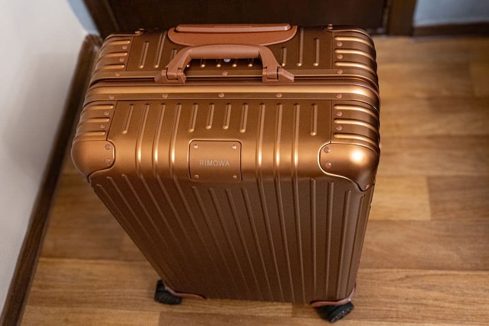 RIMOWA Bronze Collection — лимитированный чемодан (Check-In M) — 3