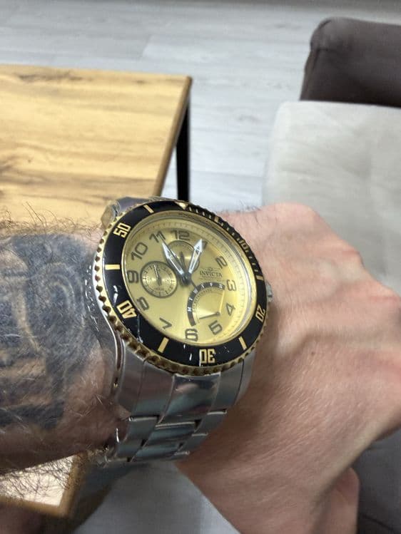 Наручные часы INVICTA PRO DIVER 300  под водой — 3