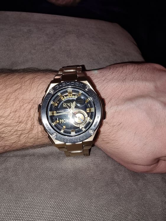 Продам Часы G-Shock GST-210GD — 2