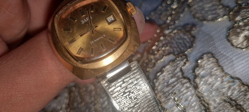 Часы заря СССР  честно состояние нормальное но маё состояние сейчаспло — 6