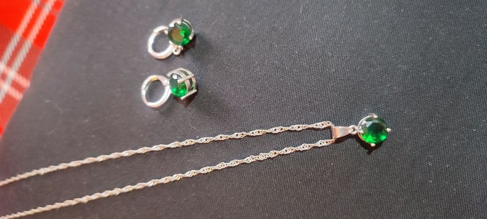 Серебряный комплект. — 1