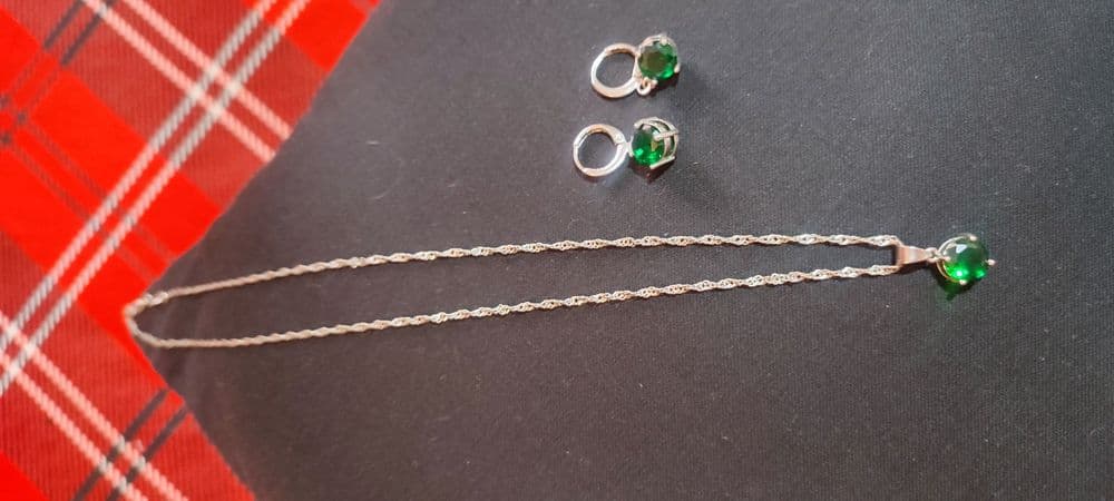 Серебряный комплект. — 2