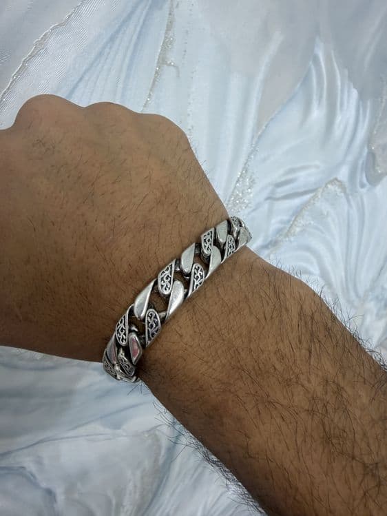 Braslet 18 22 razmer bor kumush xitoydan kegan — 2