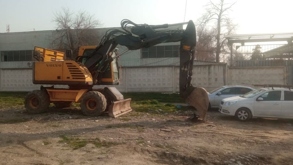 Сдаётся в аренду екскаватор Volvo 140 — 2