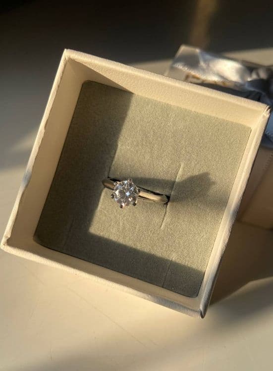 Серебро кольца с натуральным камнем Муссанит — 1