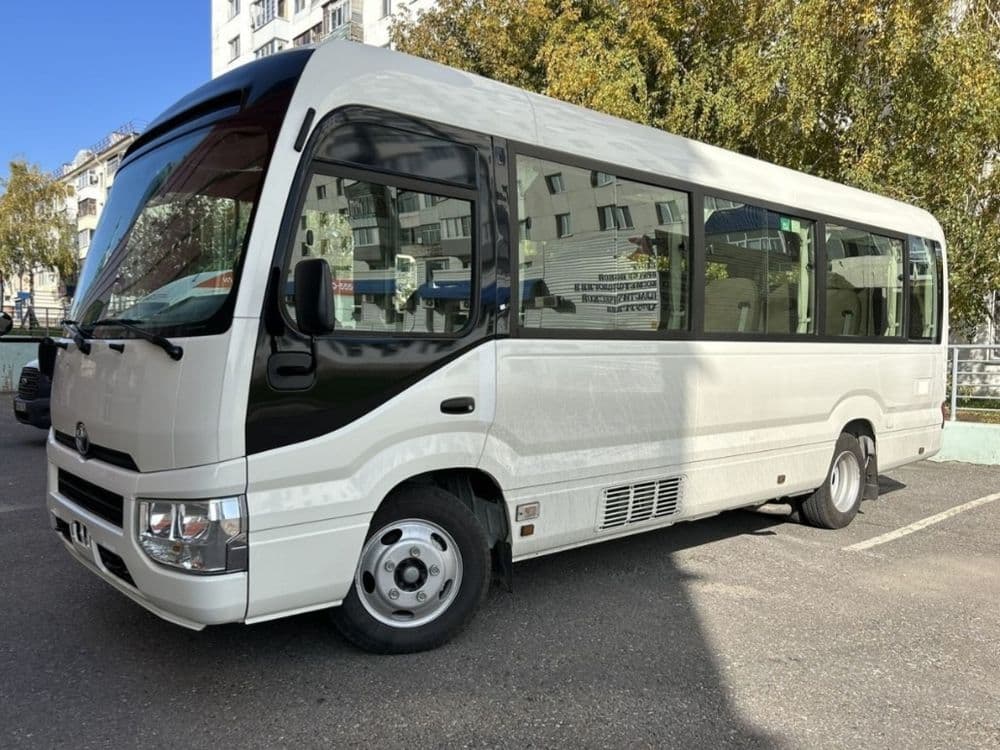 Услуги микроавтобуса 20-21 мест Тойота Костёр Комфорт и Безопасность — 1
