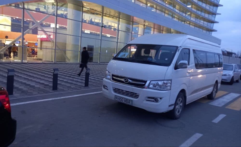 Mikroavtobus 18 kishilik ichki tourism va tashqi tourism uchun — 1