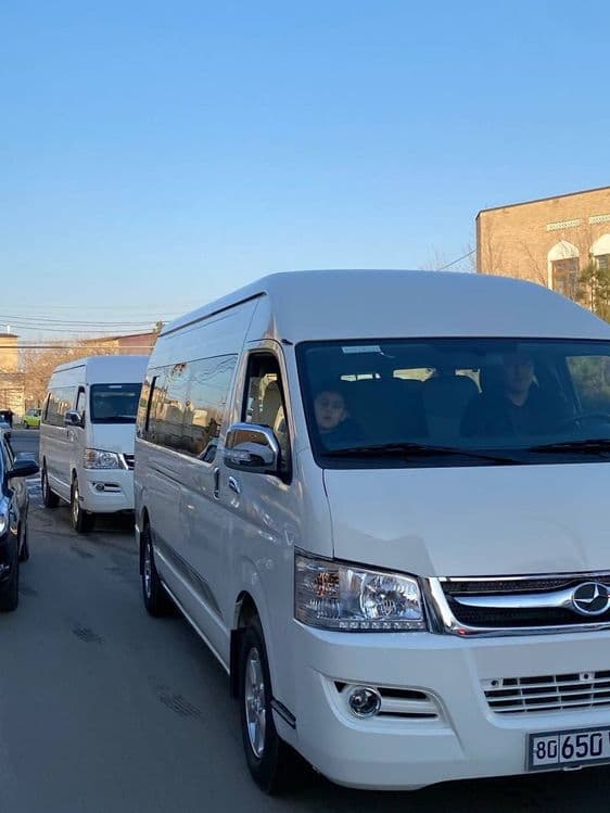 Mikroavtobus 18 kishilik ichki tourism va tashqi tourism uchun — 2