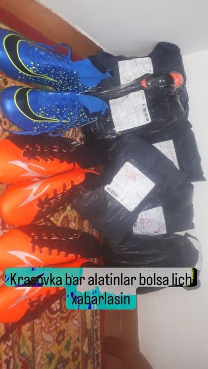 Butsi futbolistler ushin oranjevy ham siniy renleri bar pekin fabrika — 2