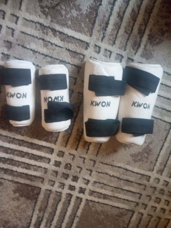 Taekwondo uchun pradektr, shitki, shlem kaskali hammasini holati zoʻr. — 3